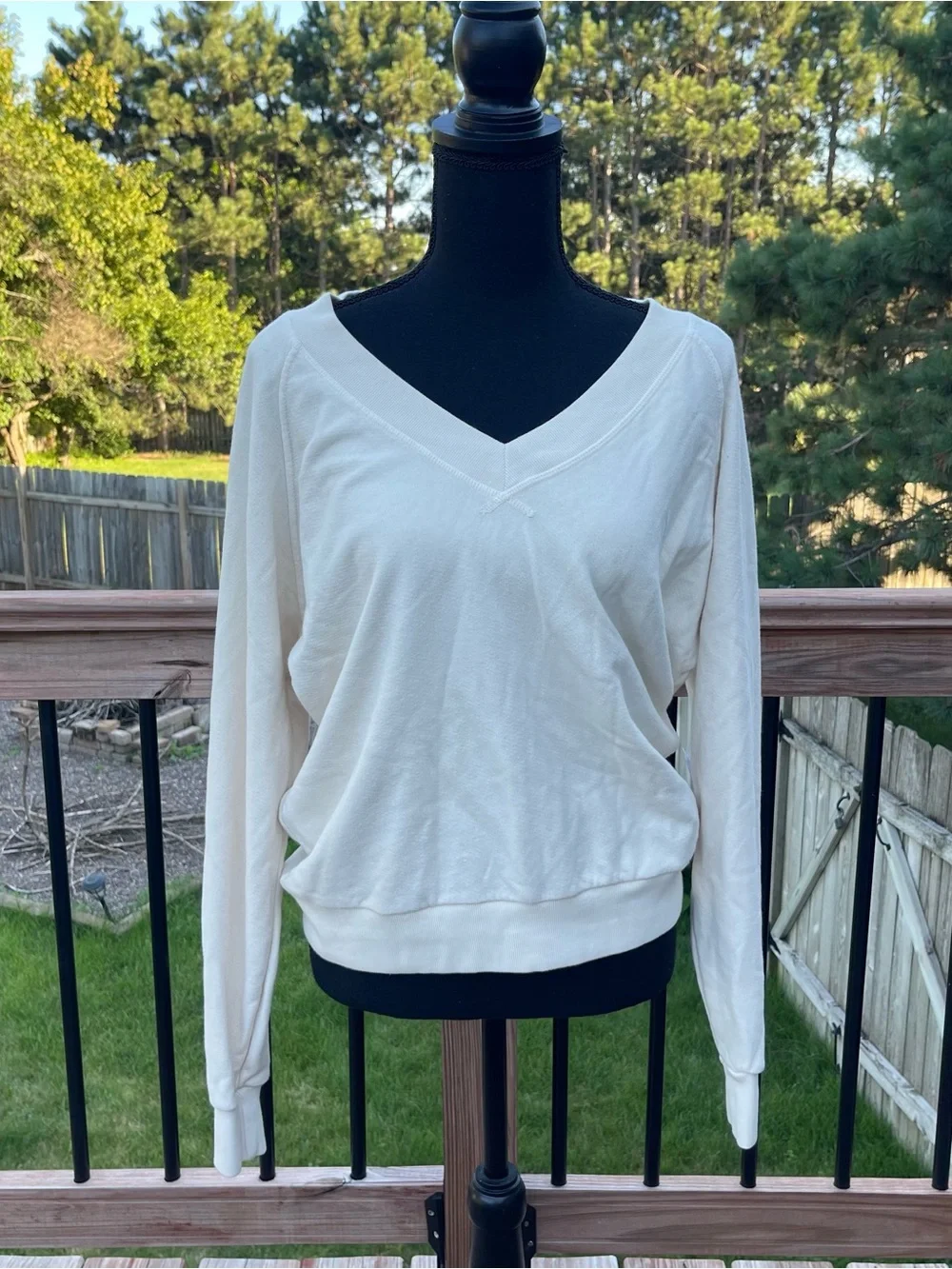 Perfectwhitetee Sinead Relaxed French Terry V Neck Sweatshirt Sz XS NWT